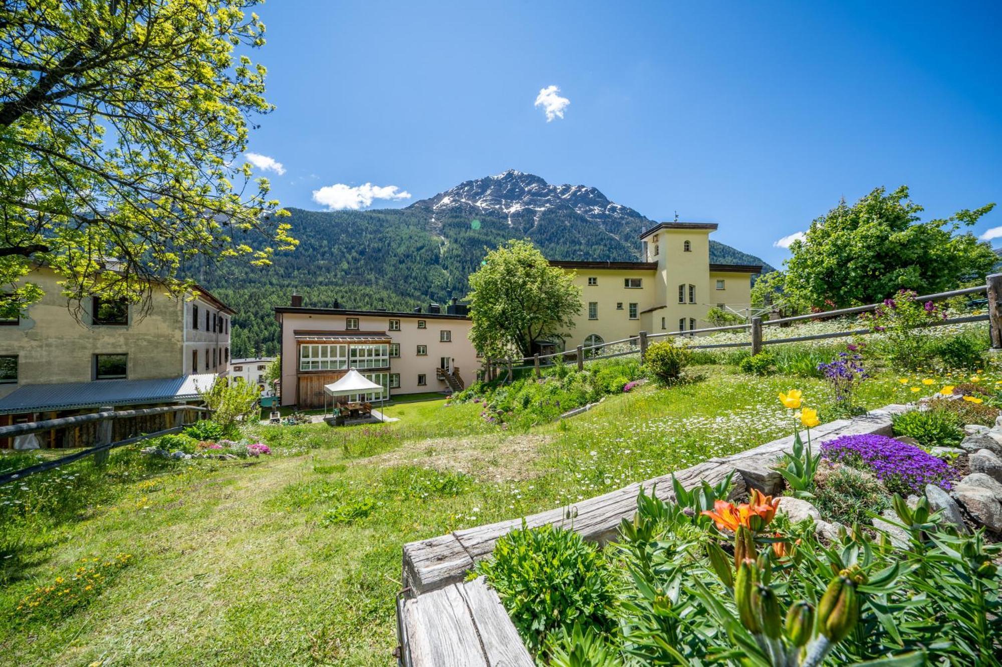 Ferienwohnung Chasa Plazza Gronda Lavin Exterior foto
