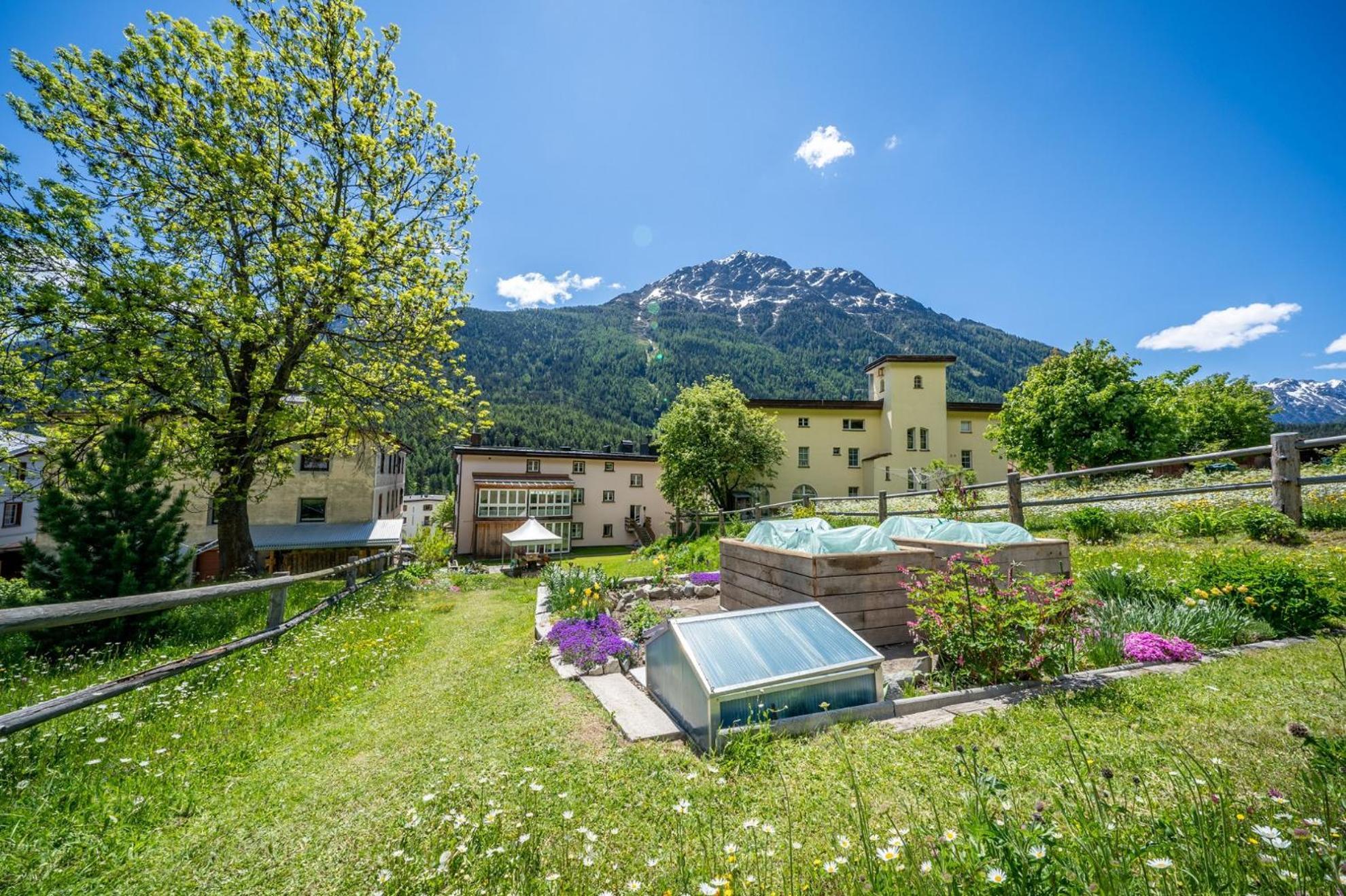 Ferienwohnung Chasa Plazza Gronda Lavin Exterior foto